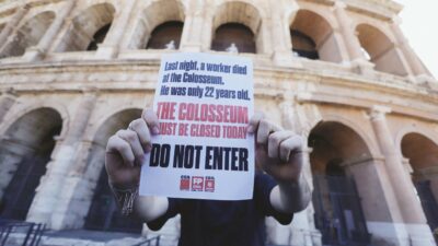 Copertina di Operaio morto al Colosseo, che resta aperto: Giuli in tilt