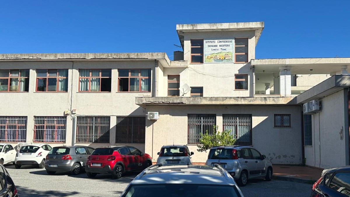 un piano su telegram per aggredire una professoressa 14enne fermato prima dell8217attacco a lamezia terme da Ilfattoquotidiano.it un piano su telegram per aggredire una professoressa 14enne fermato prima dell8217attacco a lamezia terme