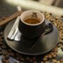 Copertina di Quali sono i migliori caffè da bere in Italia in capsule e macinato? Lo svelano le classifiche di Altroconsumo