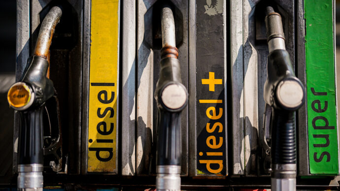 “Record storico per il prezzo medio del diesel nelle stazioni di servizio dell’Unione europea”: l’analisi di Afp