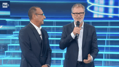 Copertina di “Fabio so che sei bravo con le imitazioni, mi fai Bruno Vespa?”, “vuoi che cada dalle scale?”. Il ritorno di Fazio in Rai a Tale e Quale Show tra ironia e standing ovation