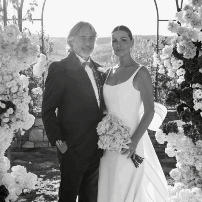 Vanessa Incontrada sposa Rossano Laurini dopo 17 anni di amore e una rottura da cui nessuno pensava sarebbero tornati: ecco la prima foto delle nozze