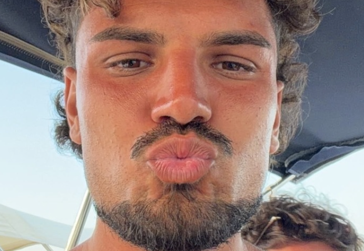 giovanni grazioso 232 il nuovo tronista di uomini e donne da venditore ambulante di brioche a catania alla popolarit224 esplosa con temptation island da Ilfattoquotidiano.it giovanni grazioso 232 il nuovo tronista di uomini e donne da venditore ambulante di brioche a catania alla popolarit224 esplosa con temptation island
