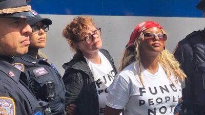 Copertina di Arrestata l’attrice Susan Sarandon: protestava contro la presenza di Benjamin Netanyahu all'assemblea Onu