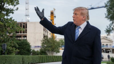 Copertina di Giudice Usa ordina a Donald Trump la revoca del divieto d’accesso alla Casa Bianca per Cnn, Msnbc e Politico