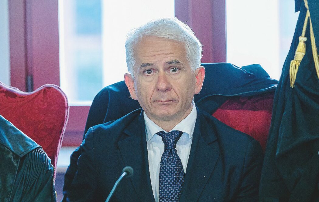 La protesta contro Ferri in corsa al Csm: “Sconcerto, basta scandali sulle nomine”
