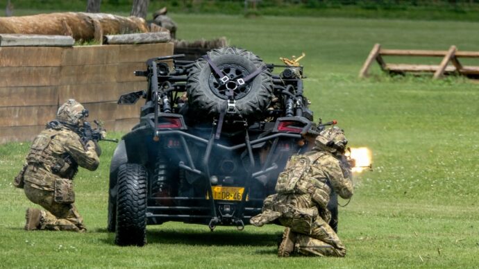 Fuoco amico durante un’esercitazione Nato in Lettonia: quattro militari italiani feriti. “Nessuno è in pericolo di vita”