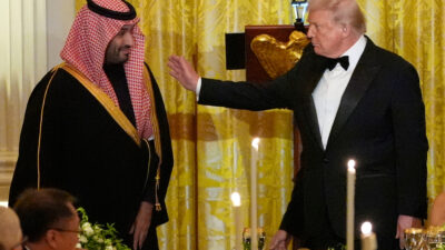 Copertina di L’Arabia Saudita abbandonata da Trump nel momento più duro: la monarchia cerca nuove alleanze contro le minacce degli Houthi