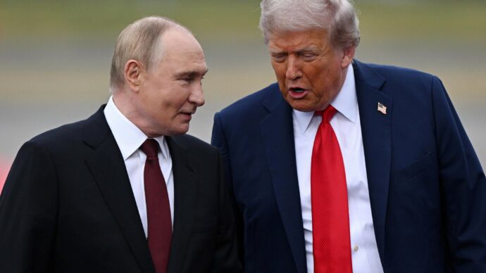 4 militari italiani feriti in Lettonia. Trump a Zelensky: “Vai tu a Mosca”