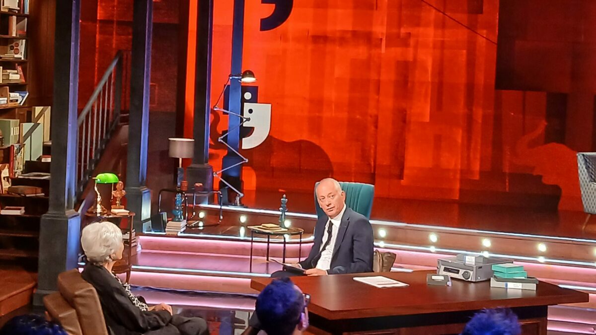 Carlo Freccero e Dacia Maraini ospiti a “L’Elefante” con Peter Gomez. Connessioni e nuove chiavi di lettura per comprendere la complessità del presente