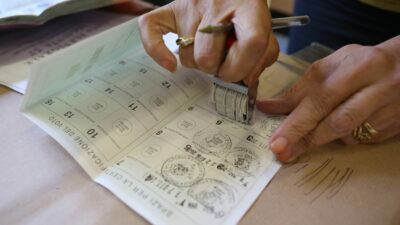 Copertina di Arriva la tessera elettorale digitale, l’annuncio di Zangrillo: “Alle prossime elezioni basterà portare lo smartphone”