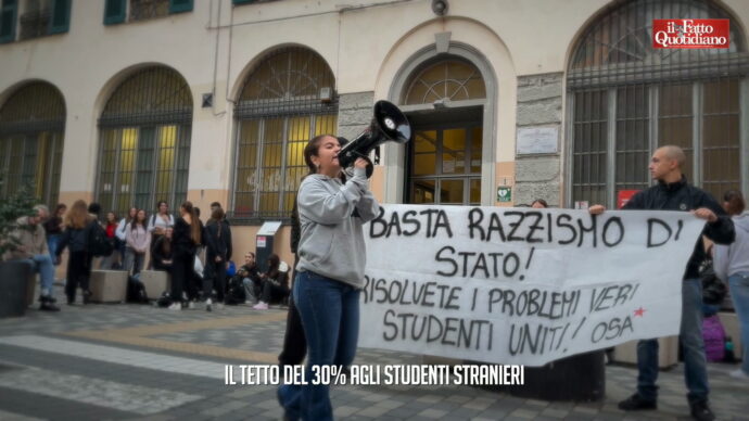 “Basta razzismo di Stato, occupatevi dei problemi veri”: la protesta degli studenti contro il tetto agli stranieri in classe