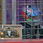 Copertina di F1, disastro Antonelli a Baku: va a muro in Q1, qualifiche già finite. Il team lo richiama ai box, lui insiste: “Perché non possiamo sistemarla?”