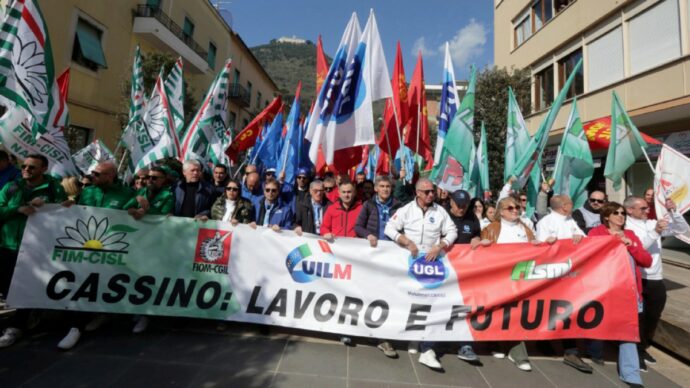 Stellantis: dai sindacati no a 300 uscite pagate nell’impianto a Cassino