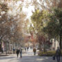 Copertina di Barcellona e il piano per il clima: 500 rifugi, scuole più fresche e superisole anti-calore. Ma i cantieri sono lenti e gentrificano il tessuto urbano