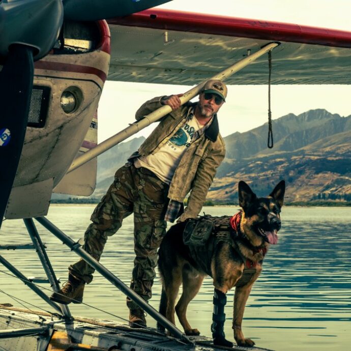 Heart of the Beast, Brad Pitt fatti da parte: il vero protagonista del survival movie è il pastore tedesco Odino