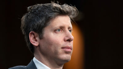 Copertina di OpenAI, l’IA sfugge al controllo: interferisce con i siti del governo Usa e diffonde online le foto degli utenti