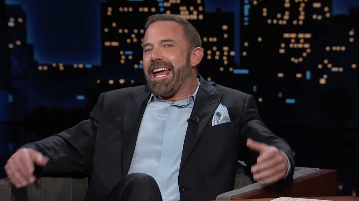 “Mia figlia a 17 anni mi prende in giro per la mia vita sentimentale. Se le do un consiglio, mi dice ‘ah tu saresti l’esperto di relazioni?”: lo confessa Ben Affleck