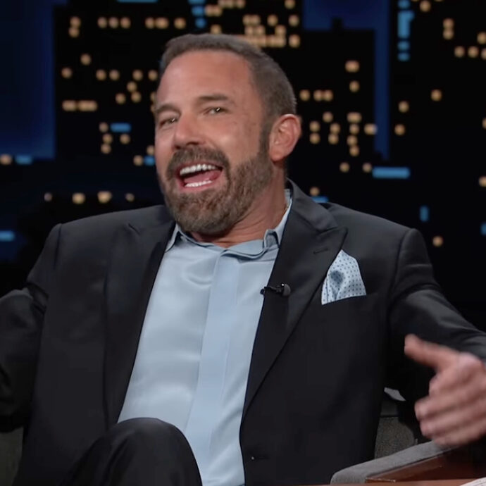 “Mia figlia a 17 anni mi prende in giro per la mia vita sentimentale. Se le do un consiglio, mi dice ‘ah tu saresti l’esperto di relazioni?”: lo confessa Ben Affleck