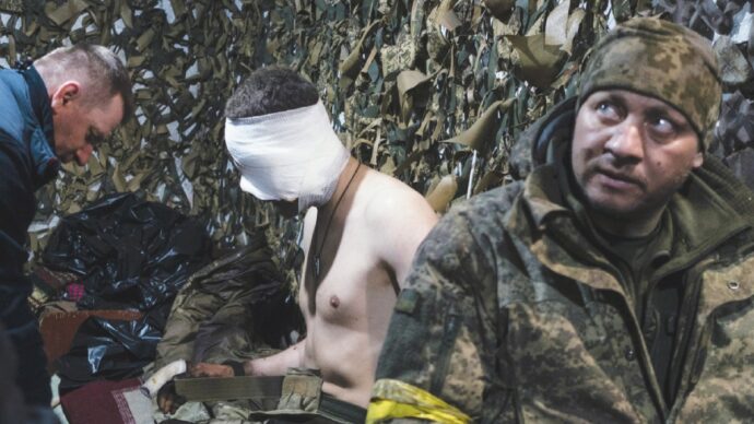 27 miliardi chiesti da Zelensky, 27 mila tra morti e feriti al mese