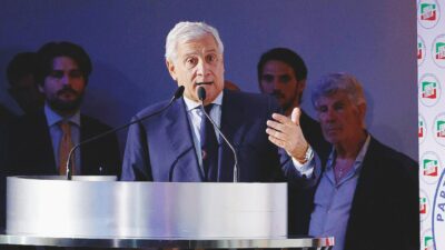 Copertina di Tajani non è più garantista: “Ai magistrati va detto ‘colpirne uno per punirne cento’”