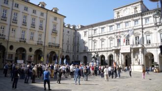 Copertina di Il ritorno dei Sì Tav. Dalla piazza dei quarantamila al presidio dei duecento. Il presidente Cirio minimizza: “Basta anche solo una persona”