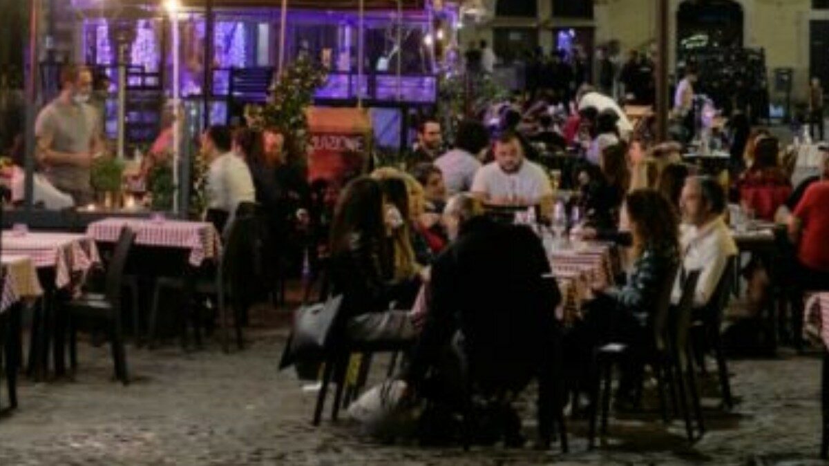 insetti sporcizia manodopera non registrata chiuso a trastevere nannarella sigilli anche a cencio la parolaccia per violazioni sulla sicurezza da Ilfattoquotidiano.it insetti sporcizia manodopera non registrata chiuso a trastevere nannarella sigilli anche a cencio la parolaccia per violazioni sulla sicurezza