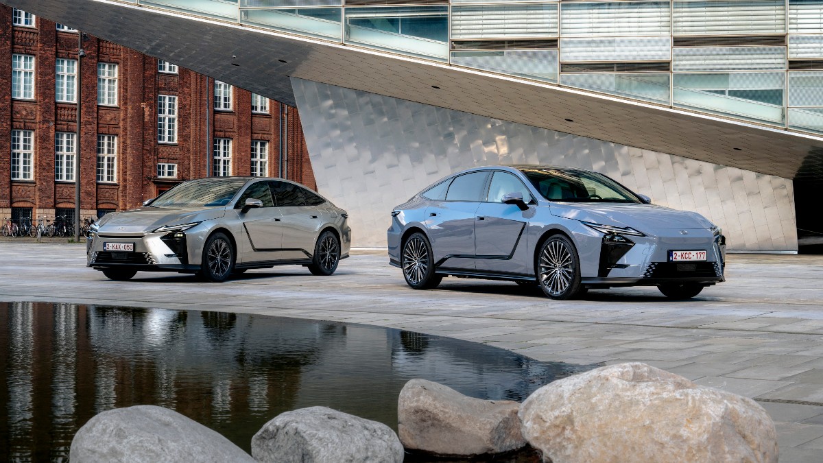 lexus es la prova de il fattoit 8211 l8217ammiraglia che guarda alla luna 8211 foto da Ilfattoquotidiano.it lexus es la prova de il fattoit 8211 l8217ammiraglia che guarda alla luna 8211 foto
