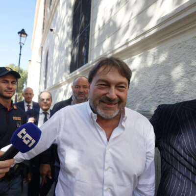 Copertina di Ranucci-Rai, la destra contro la giudice: “È la stessa del caso Almasri”. I togati del Csm: “Tentativo di condizionamento”