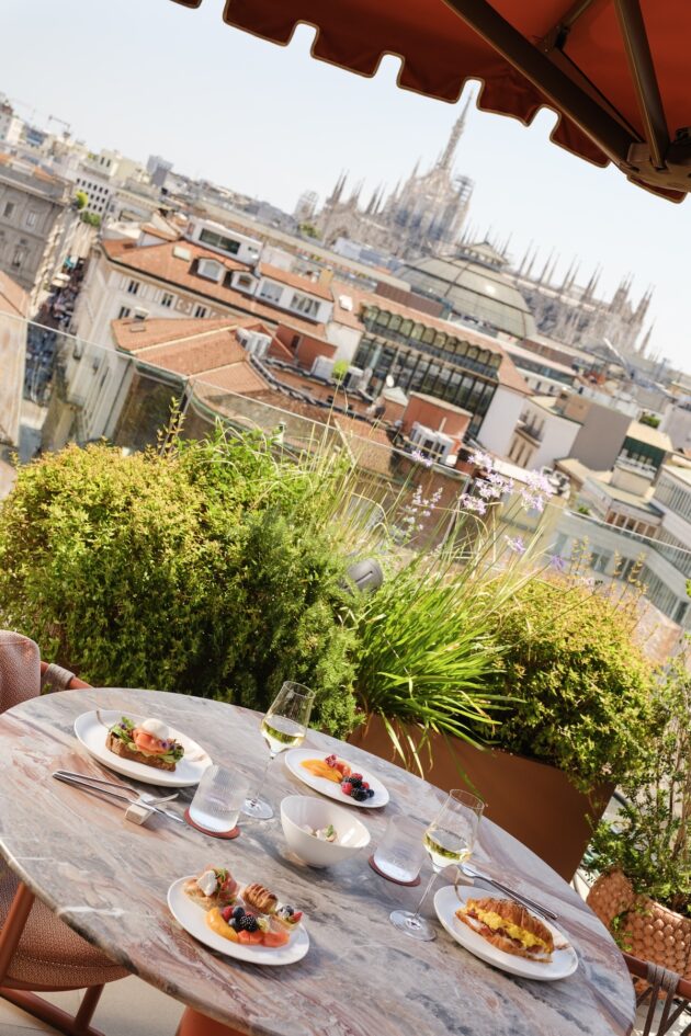 Cosa fare nei weekend d’autunno? Brunch sui tetti, aperitivi al tramonto e terrazze sul mare: gli indirizzi panoramici da scoprire in Italia