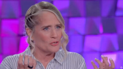 Copertina di “Non vedo mia figlia Jacqueline da 13 anni. Ho detto bugie per difenderla, i fan mi attaccano ma non sanno la verità”: così Heather Parisi a “Verissimo”