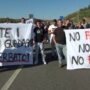 Copertina di Trattori in strada e traffico bloccato: gli agricoltori contro il caro gasolio