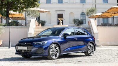 Copertina di Audi A3, trent’anni e non sentirli. La berlina dei quattro anelli si aggiorna e costa meno – FOTO