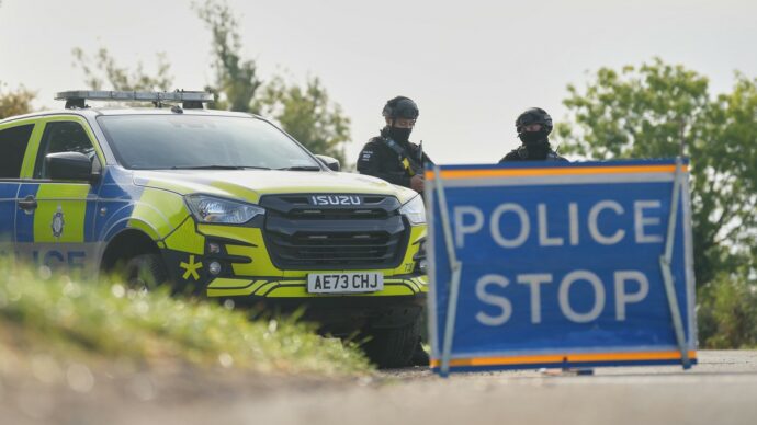 Esplosivi alla base Raf di Fairford: i 5 uomini arrestati sono cittadini britannici. Indagini su collegamenti con Iran o Russia