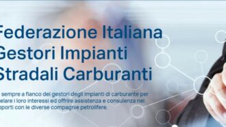 Copertina di Benzinai sulle barricate per il tetto al prezzo del carburante: “Si applichi anche alle vendite all’ingrosso”