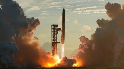 Copertina di Starship, primo volo orbitale con 26 satelliti