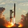 Copertina di Starship, primo volo orbitale con 26 satelliti