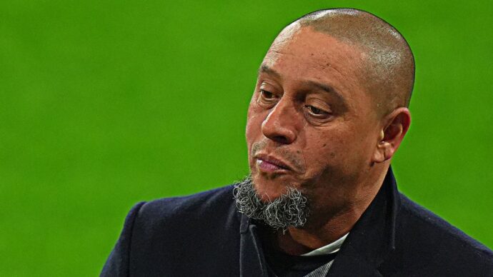 “Andai a dormire e l’indomani ricevetti una pila di documenti di cui non sapevo l’esistenza. Lì persi tutto il mio patrimonio”: la confessione choc di Roberto Carlos