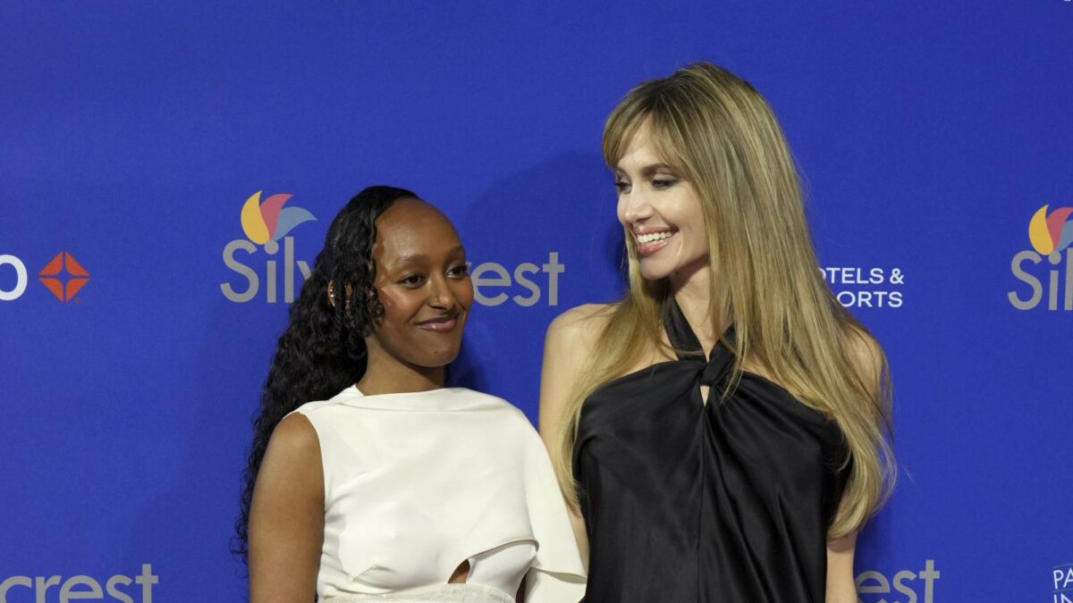 non sorprende dopo anni in cui un genitore ha strumentalizzato i figli contro l8217altro senza curarsi delle conseguenze anche zahara marley figlia di brad pitt e angelina jolie toglie il cognome del padre da Ilfattoquotidiano.it non sorprende dopo anni in cui un genitore ha strumentalizzato i figli contro l8217altro senza curarsi delle conseguenze anche zahara marley figlia di brad pitt e angelina jolie toglie il cognome del padre