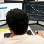 Copertina di Lo spread Btp-Bund oltre quota 100: è il livello più alto da fine maggio 2025. Rendimenti ai massimi da tre anni