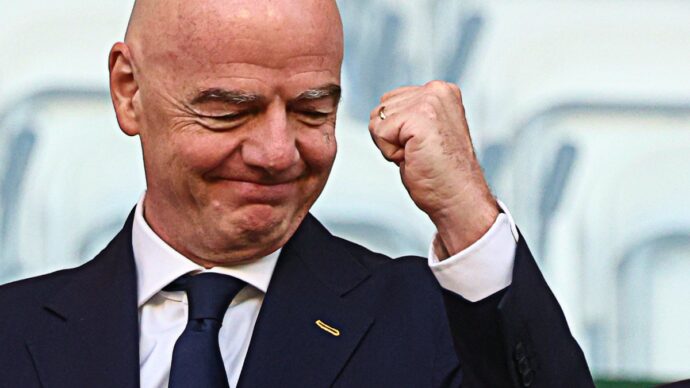 Infantino dichiara guerra all’Europa e porta la Fifa in tribunale contro l’Uefa: l’accusa di “campagna di disinformazione”