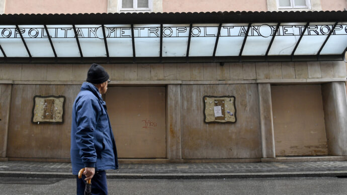 Lazio, la proposta del centrodestra per cinema e teatri. Chiusi da 10 anni? Può diventare uno spazio commerciale