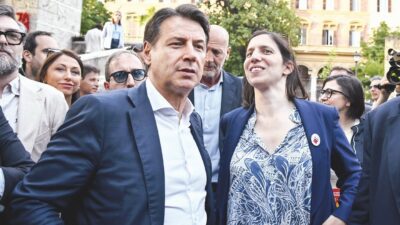 Copertina di Conte teme per Schlein e predica la tregua ai suoi: “Non dovete attaccarla”