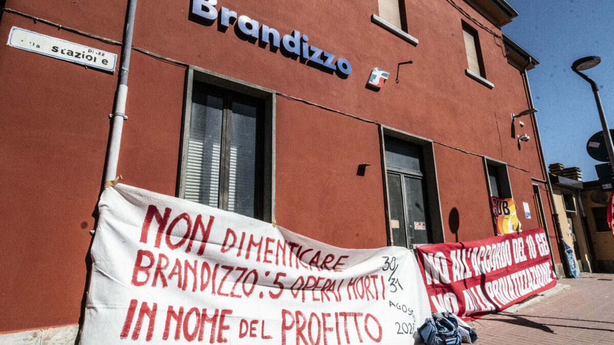 non 232 stato un incidente mandati l236 a morire i parenti delle vittime della strage di bradizzo parte civile nel processo da Ilfattoquotidiano.it non 232 stato un incidente mandati l236 a morire i parenti delle vittime della strage di bradizzo parte civile nel processo