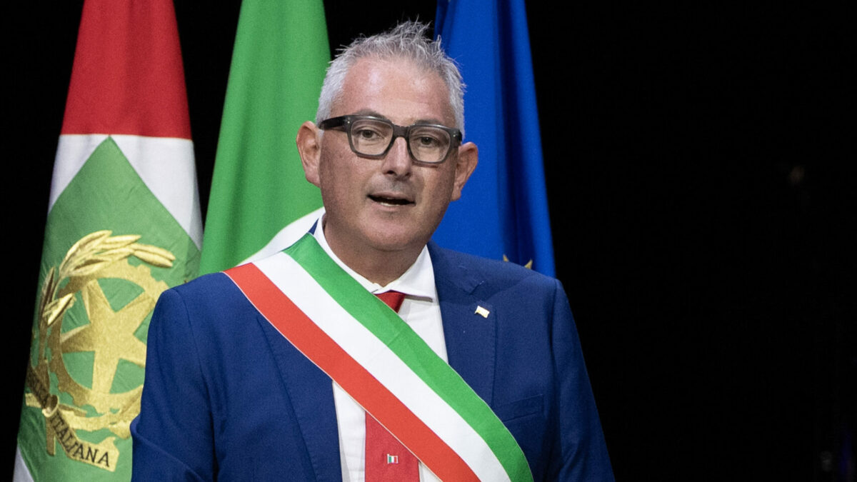 unito civilmente al suo compagno ma si oppone a patrocinare il pride il paradosso del sindaco fdi di pordenone da Ilfattoquotidiano.it unito civilmente al suo compagno ma si oppone a patrocinare il pride il paradosso del sindaco fdi di pordenone