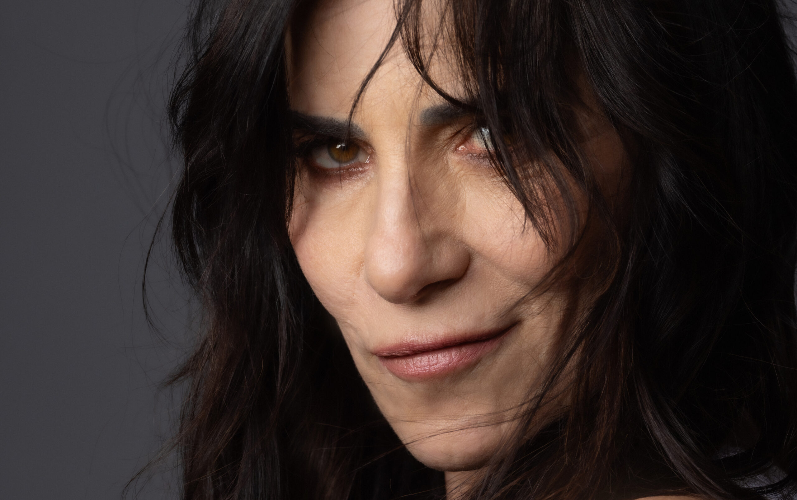 “Persone sradicate dalla loro terra, maltrattate, affamate o uccise senza pietà e senza che molti Paesi (come il nostro) muovano un dito. E se ci fossimo noi al posto loro?”: così Paola Turci
