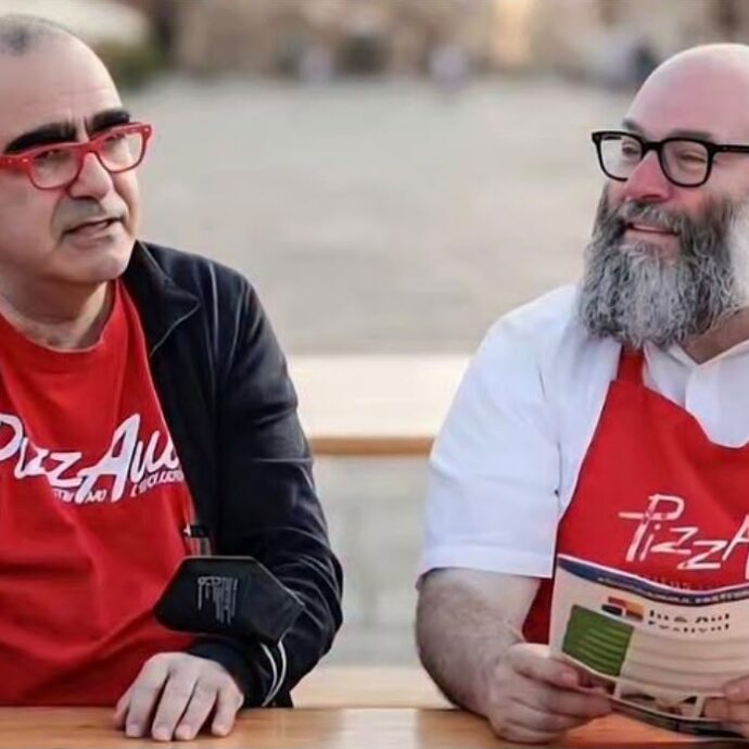 “Oltre metà del cast sarà composto dai ragazzi di PizzAut. L’obiettivo ambizioso è raccontare l’autismo nella sua quotidianità”: Elio esordisce come regista con una commedia