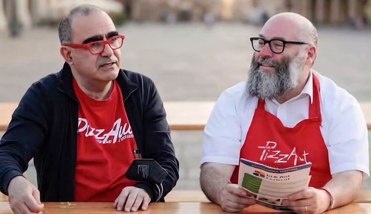 “Oltre metà del cast sarà composto dai ragazzi di PizzAut. L’obiettivo ambizioso è raccontare l’autismo nella sua quotidianità”: Elio esordisce come regista con una commedia