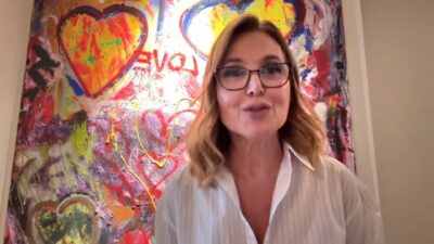 Copertina di “Ci sarò con il cachet che mi ha dato la Rai, senza albergo di lusso che non ho mai chiesto”: Barbara d’Urso annuncia la sua presenza in giuria a “Ballando con le Stelle”
