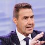 Copertina di Cazzullo invita Vannacci a guardare il suo programma per correggere le “inesattezze storiche” sulla X Mas. E il generale lo sfotte per il cognome
